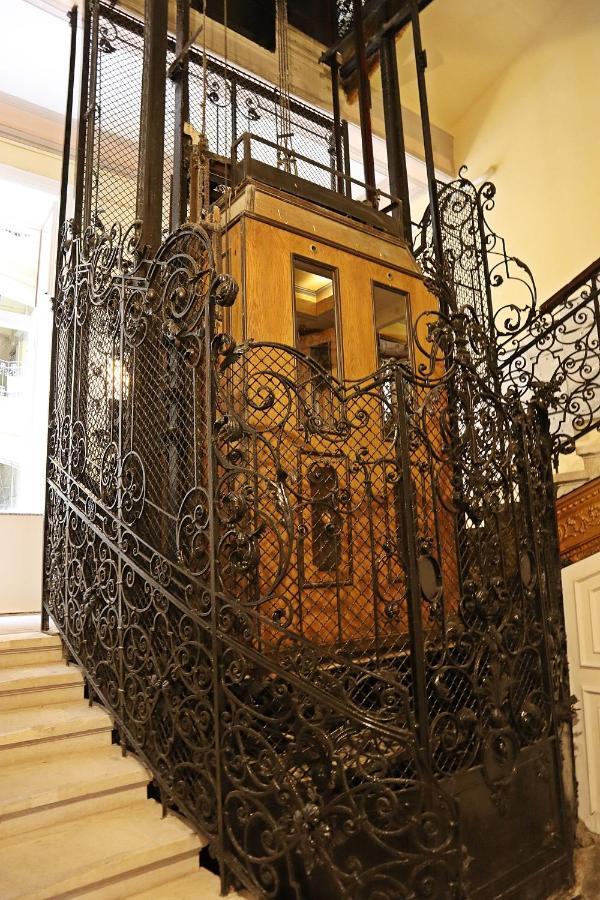 Royal Ferenciek Apartment Budapeste Exterior foto